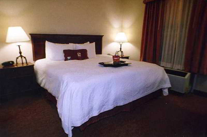Hampton Inn & Suites Memphis East Germantown Area Стая снимка